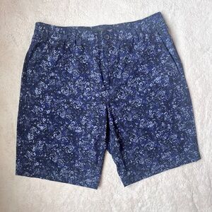 Under Armour Blue and Black Patterned  9” Golf Shorts Men Size 35
